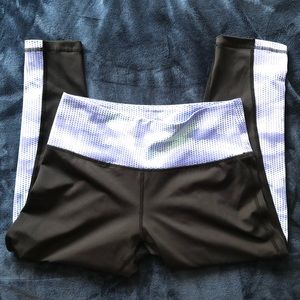 Black Patterned Cropped Leggings!